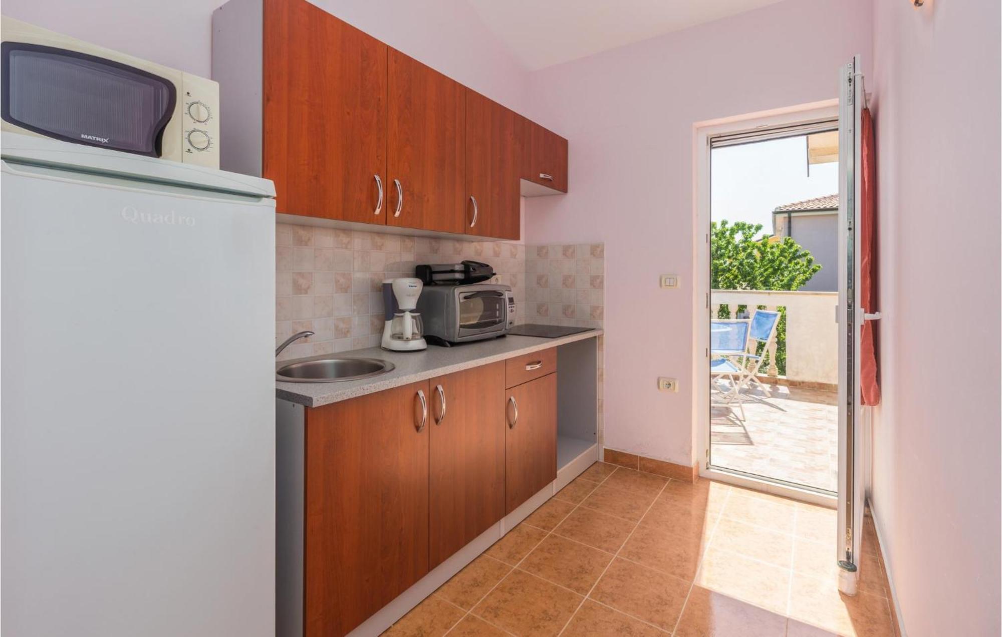 Nice Apartment In Kastel With Kitchen Εξωτερικό φωτογραφία